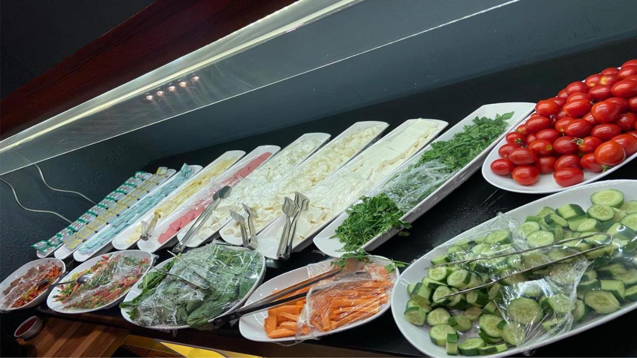 호텔 보주굴라리 바트만 외부 사진
