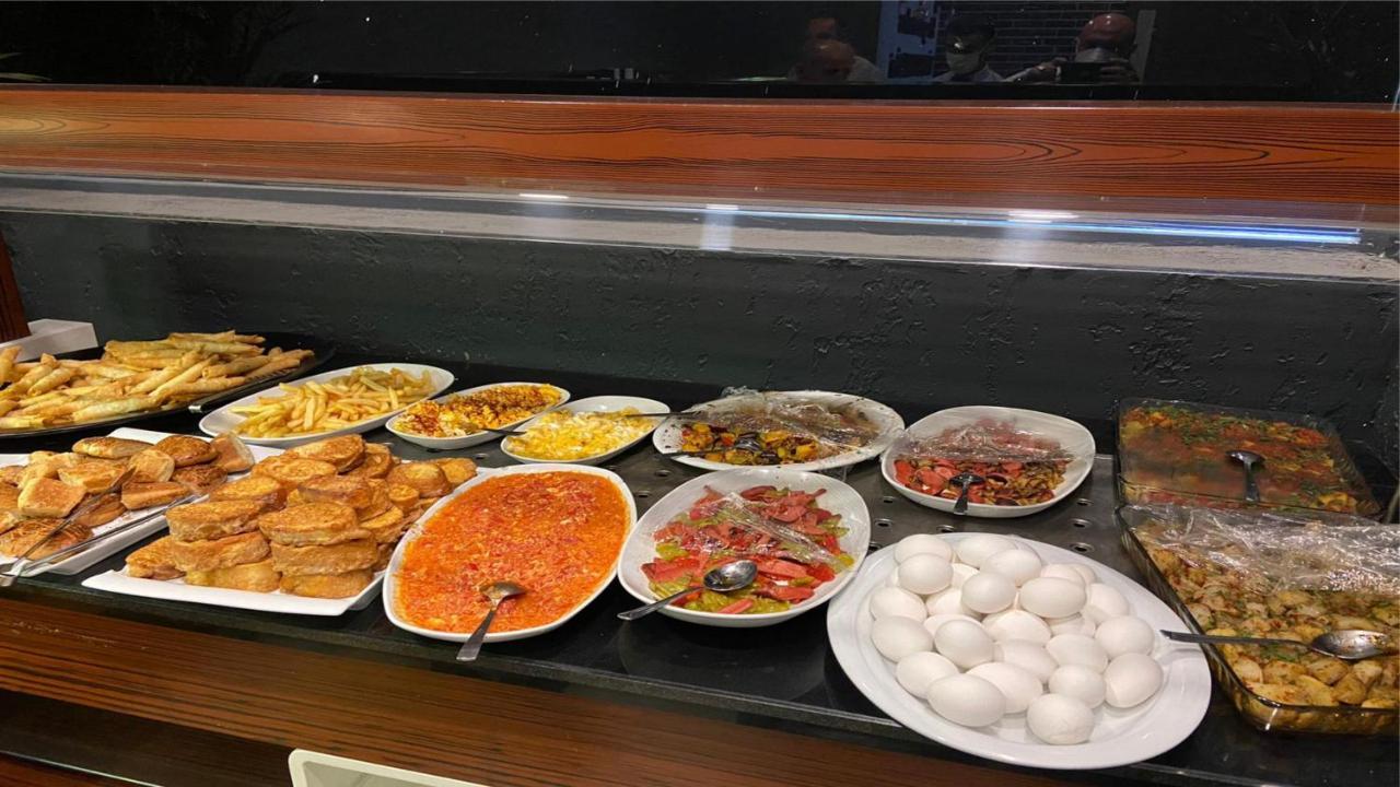 호텔 보주굴라리 바트만 외부 사진